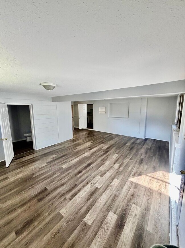 Building Photo - 4939 Flamingo Ln