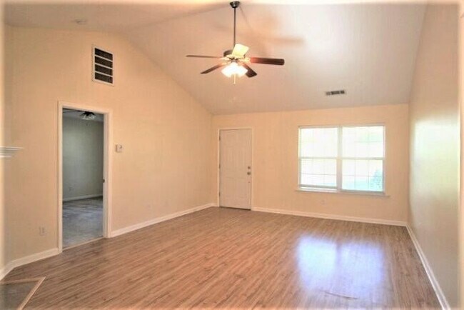 Building Photo - 206 Corley Cir