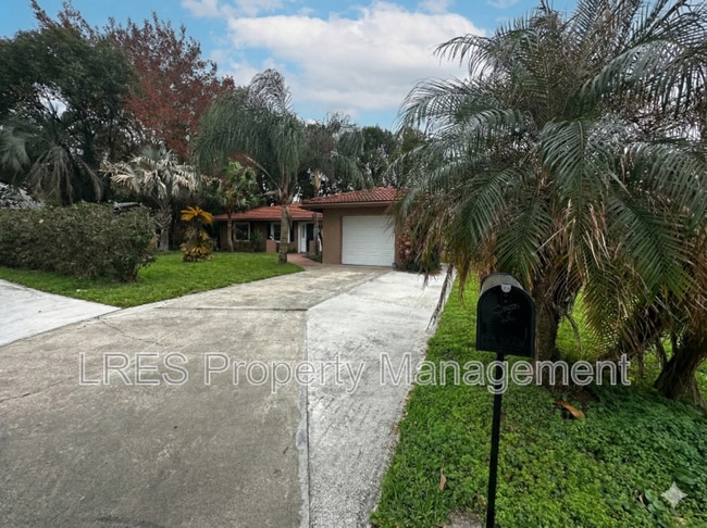 Building Photo - 10647 Deergrass Ln