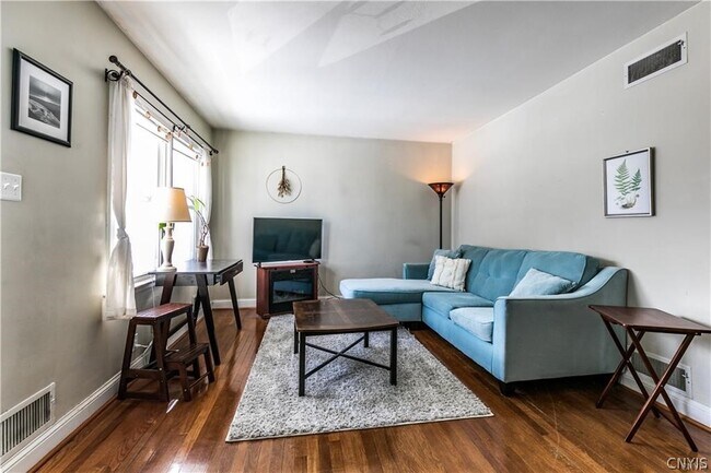 Building Photo - 105 Salem Rd