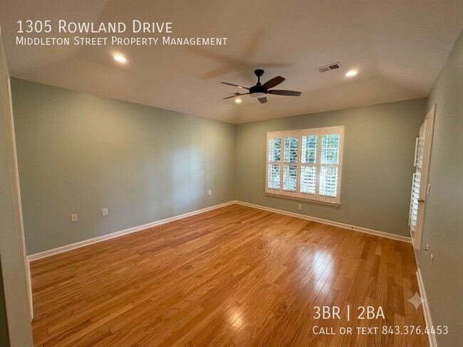 Building Photo - 1305 Rowland Dr