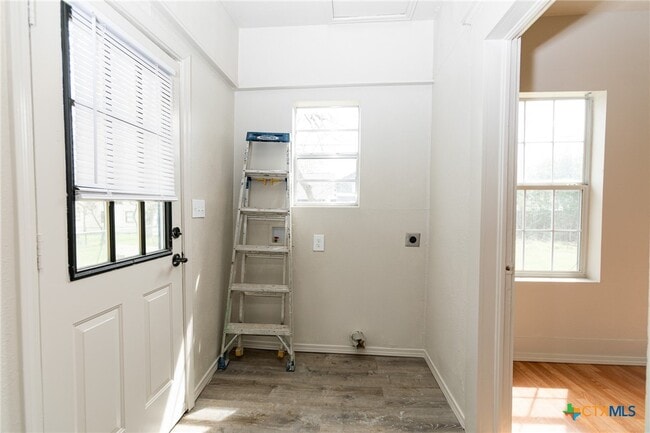 Building Photo - 905 N 9th St