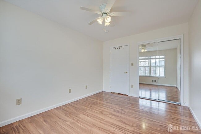 Building Photo - 919 Plymouth Rd