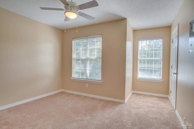 Building Photo - 2741 Bay Club Dr