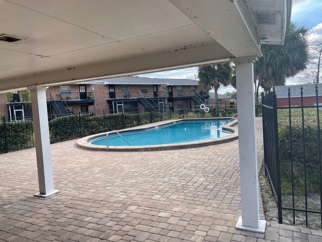 Building Photo - 1408 Holden Ave