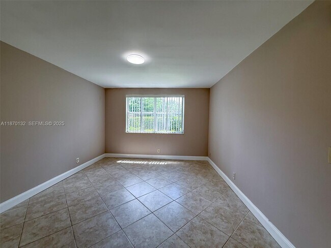 Building Photo - 8781 Wiles Rd