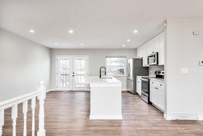 Building Photo - 18912 E Kansas Dr