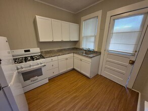 Building Photo - 268 Hamilton St