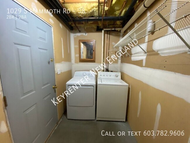 Building Photo - 1029 S Mammoth Rd