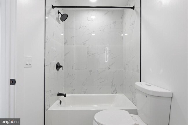 Building Photo - 25 Autumn Ln