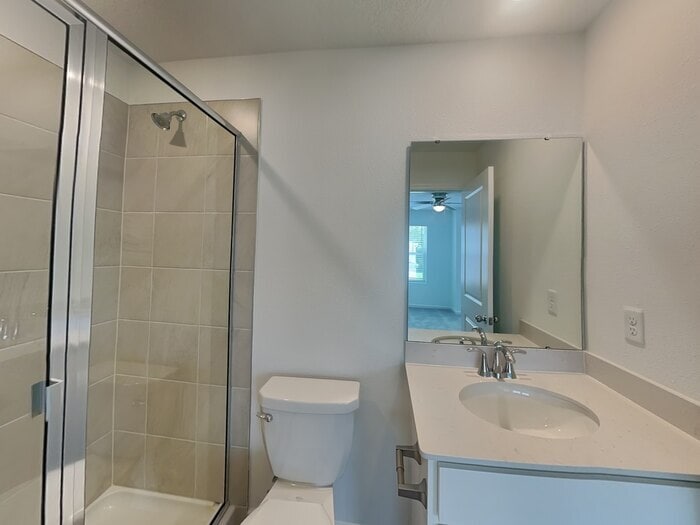 Building Photo - 622 Holly Lks Dr