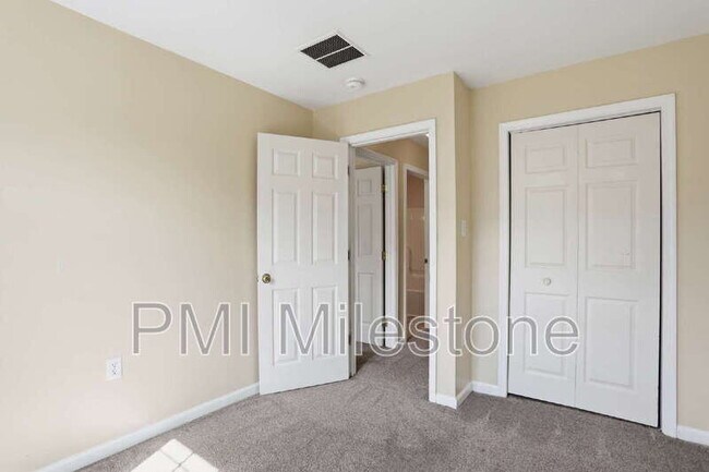 Building Photo - 24 Mabel Ln