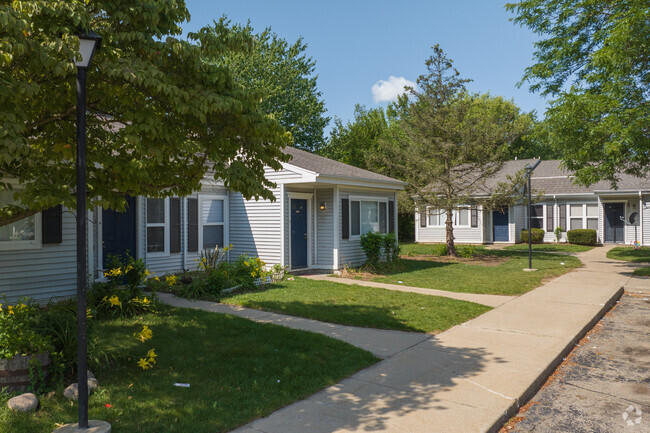 Building Photo - Parchment Pointe Townhomes