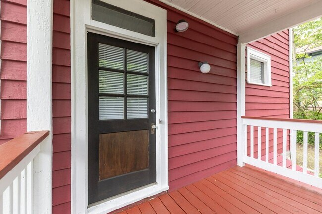 Building Photo - OSU Single Family House! Great Location!
