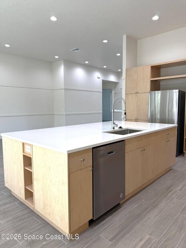 Building Photo - 2781 Edington Dr