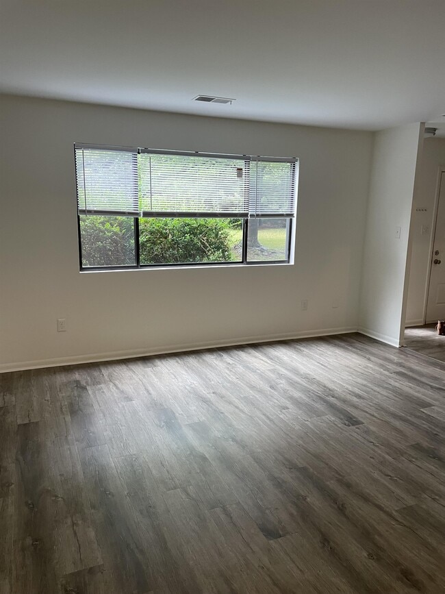 Building Photo - 161 Harvest Dr