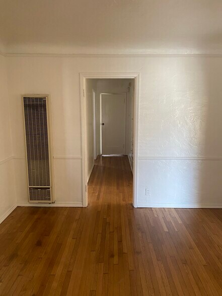 Building Photo - 3016 W 43rd Plz