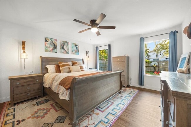 Building Photo - 705 Russet Valley Dr