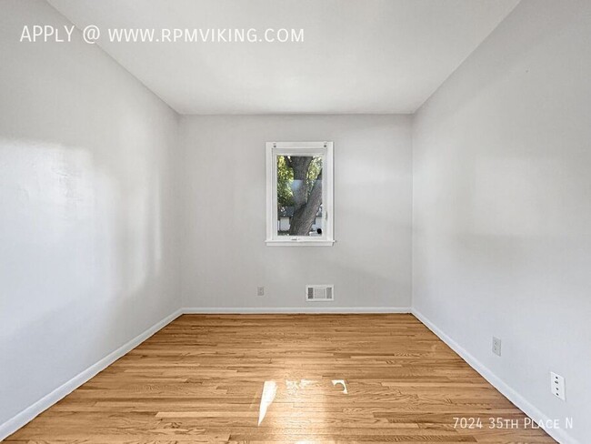 Building Photo - 3br 2ba 2cg ~ Security Deposit Free Altern...