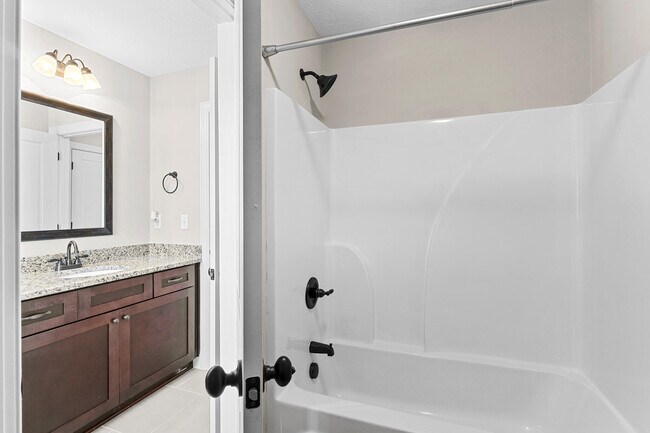 Building Photo - 2208 Jeannie Bell Ct