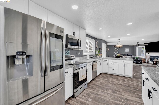 Building Photo - 59 Old Stagecoach Rd