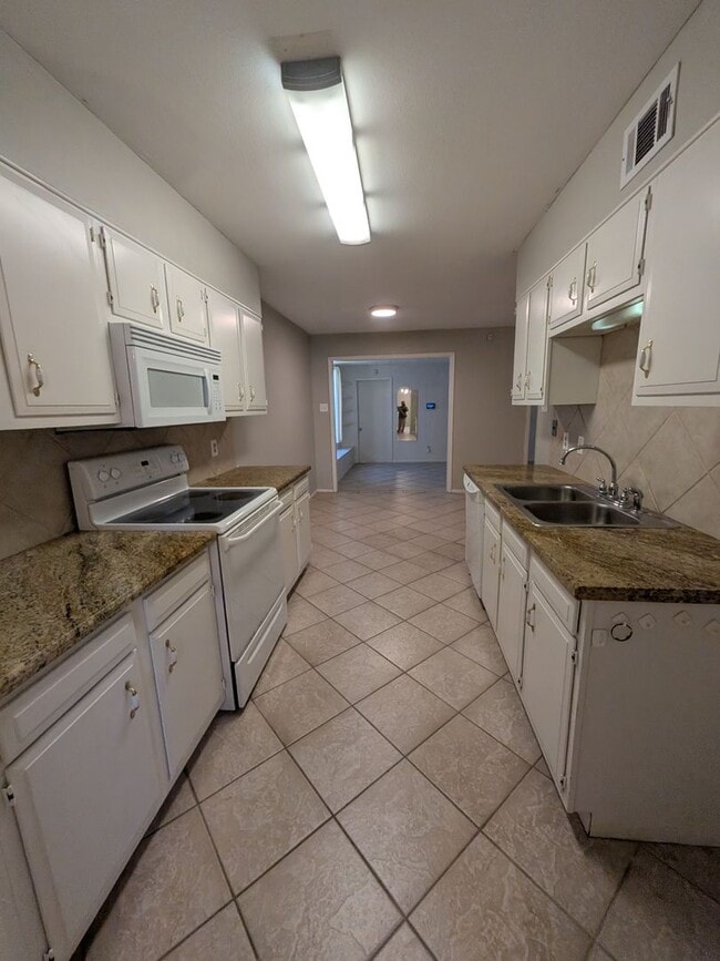 Building Photo - 976 Sunmeadow Dr