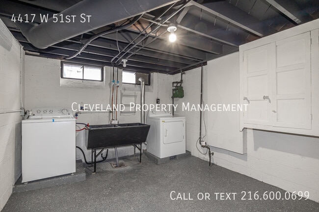 Building Photo - 4417 W 51st St