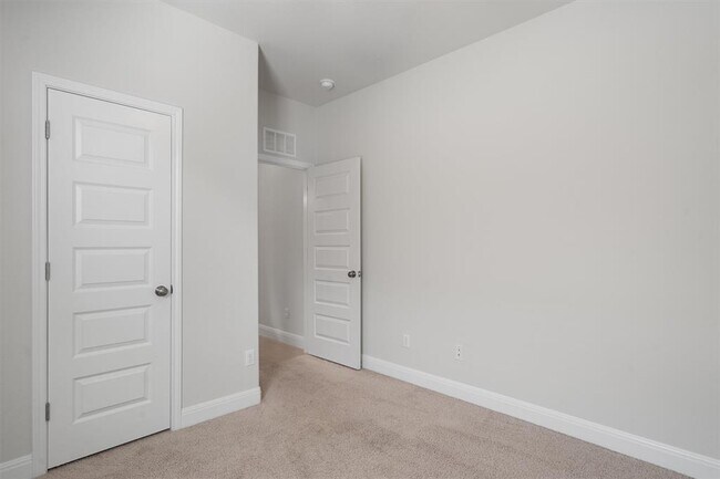 Building Photo - 209 Methodius Dr