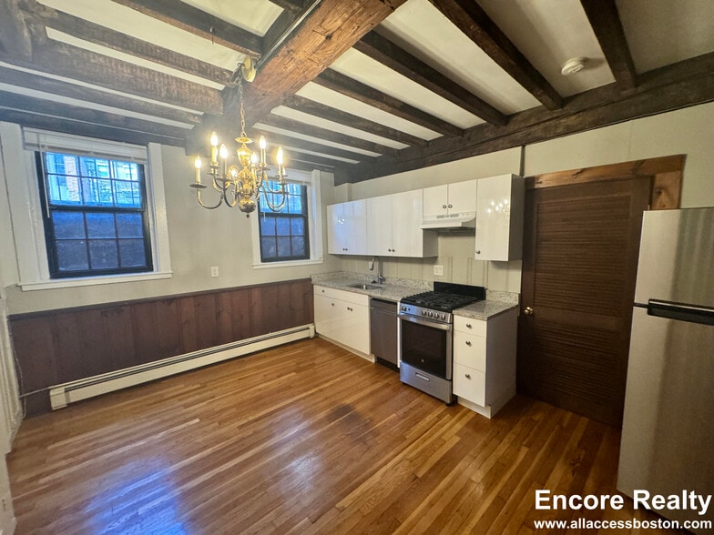 Building Photo - 26 Fayette St