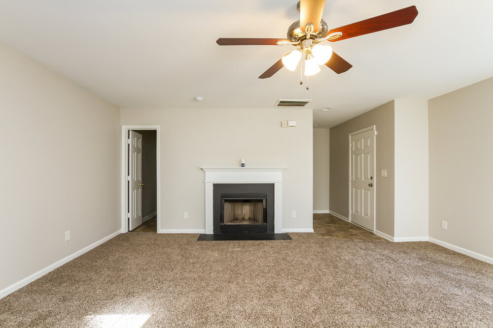 Building Photo - 933 Grass Hollow Ct