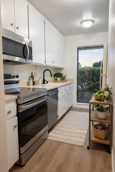 Building Photo - 796 Woodside Ln E