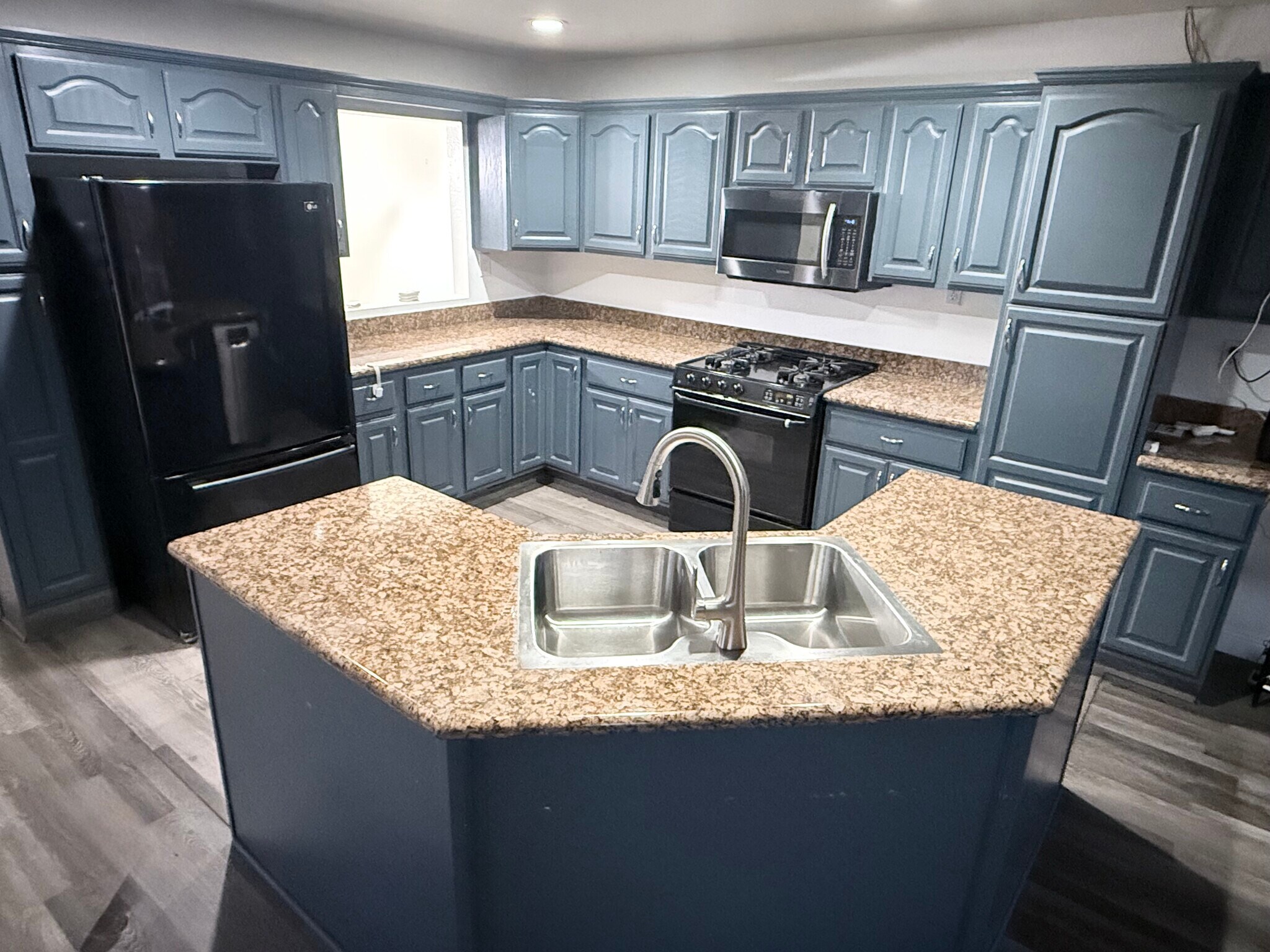 Building Photo - 9625 Adoree St