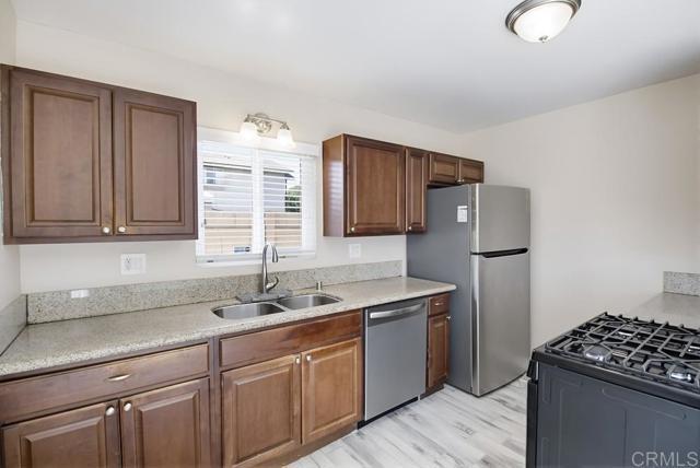 Building Photo - 1685 Donax Ave