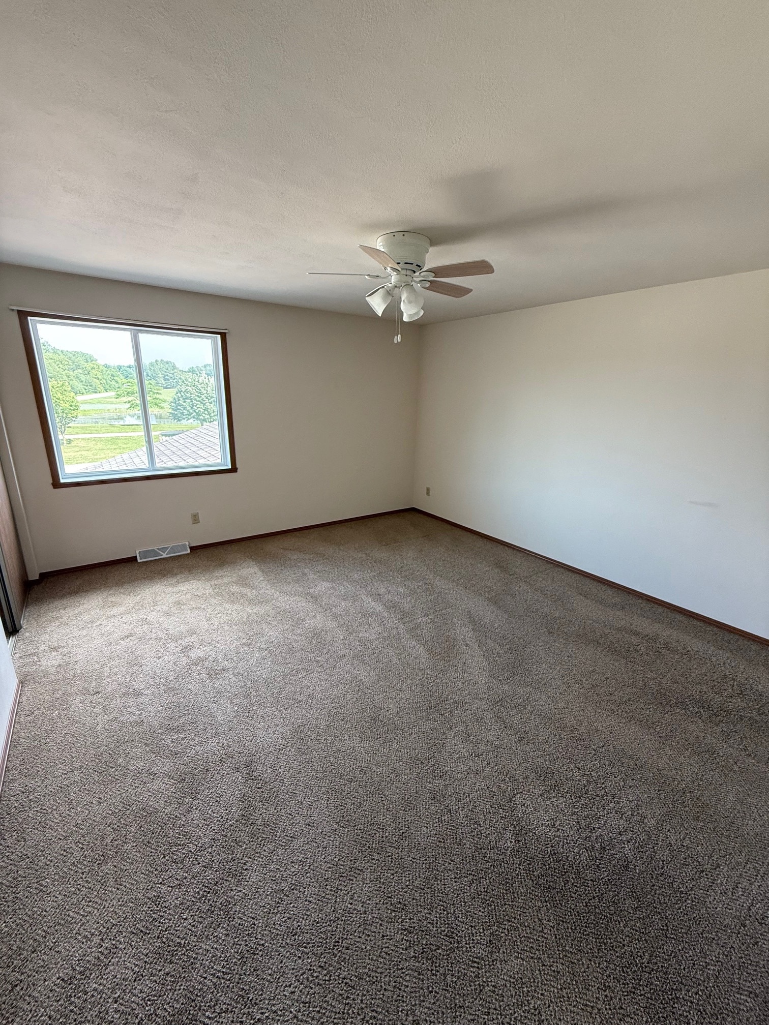 Building Photo - N1531 Fawn Ridge Dr