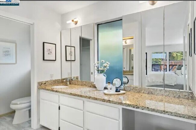 Building Photo - 131 Clover Hill Ct