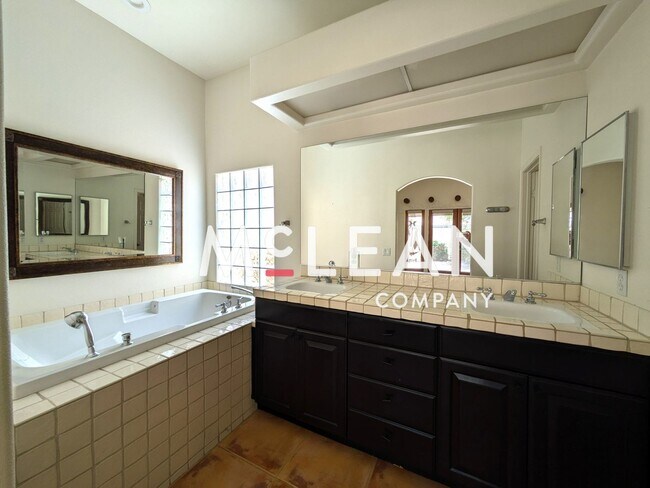 Building Photo - Classic 3 Bedroom Spanish Home with Pool -...