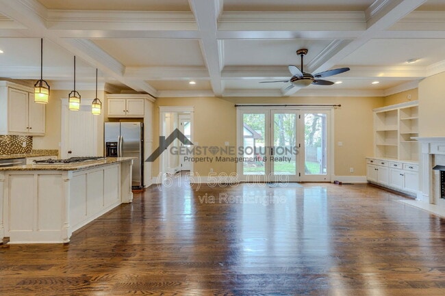 Building Photo - 210 38th Ave N