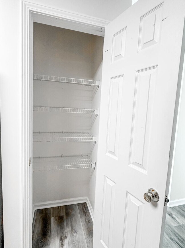 Building Photo - Ranch Style townhome in great Gainesville location