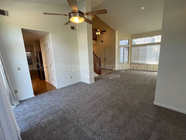 Building Photo - 440 Gianelli St