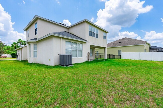 Building Photo - 4/3.5 in Wesley Chapel!
