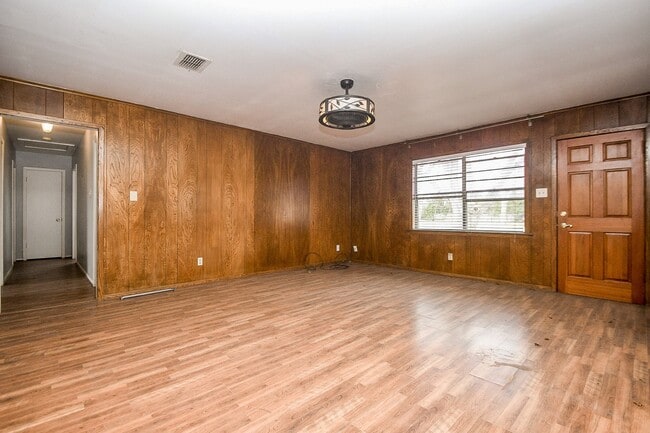 Building Photo - 11602 Dover St