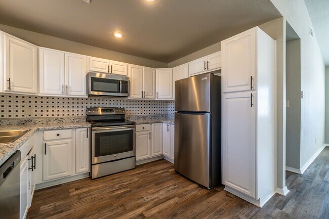 Building Photo - Gorgeous 3 Bedroom 2 Bathroom Home in Fort Smith