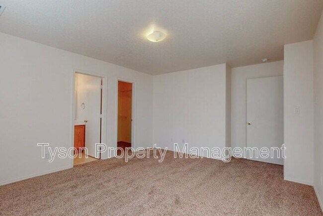 Building Photo - 1825 San Pedro Rd