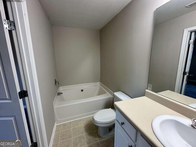 Building Photo - 4295 Youngstown Cir