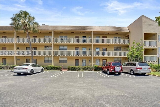 Building Photo - 5961 NW 61st Ave