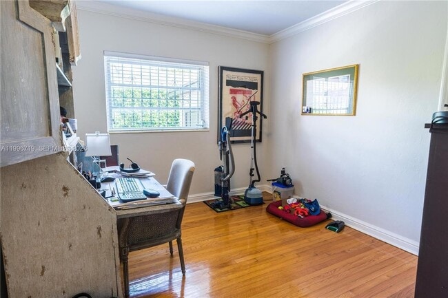 Building Photo - 1921 SW 18th Ave