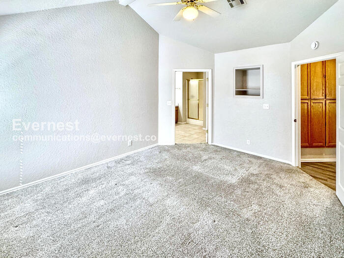 Building Photo - 1201 W 112th St