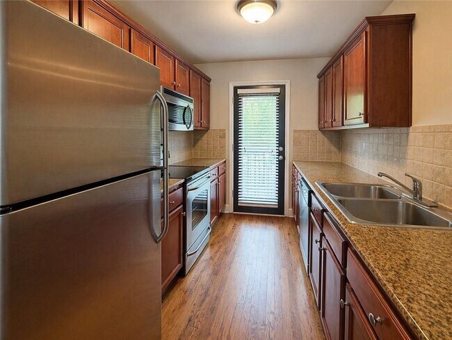 Building Photo - 48 Peachtree Ave NE