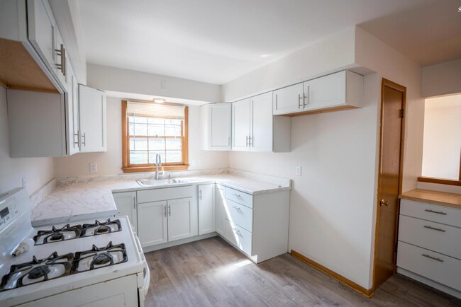 Building Photo - 5650A N 97th St