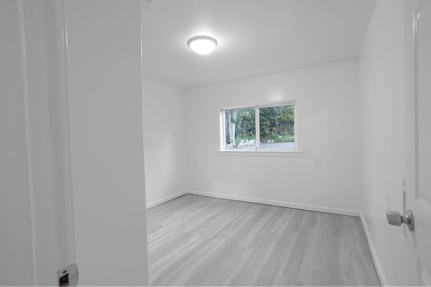 Building Photo - 346 Monticello St